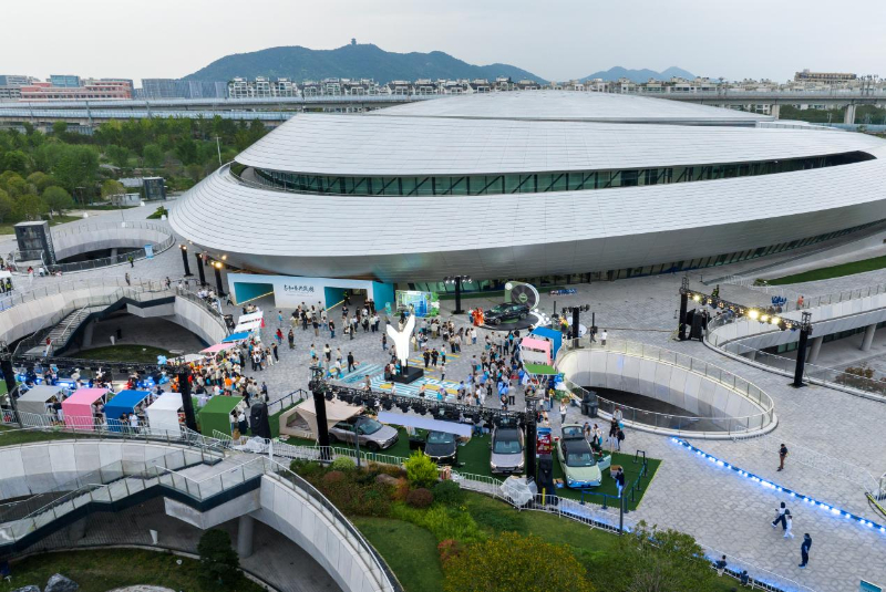 媒体管家|坚持拥抱用户的长期主义,岚图汽车与“岚友”共赴未来