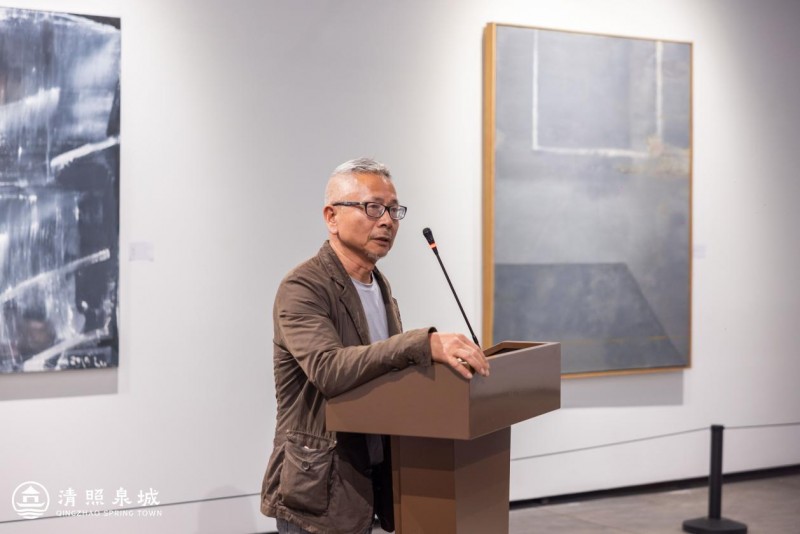 “清照泉城诗歌之夜暨吕德安作品展”泉畔开幕(图3) “清照泉城诗歌之夜暨吕德安作品展”泉畔开幕(图3)