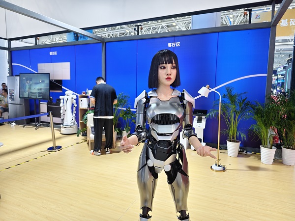 赛迪顾问：2026年中国人形机器人产业规模有望突破200亿元(图1)