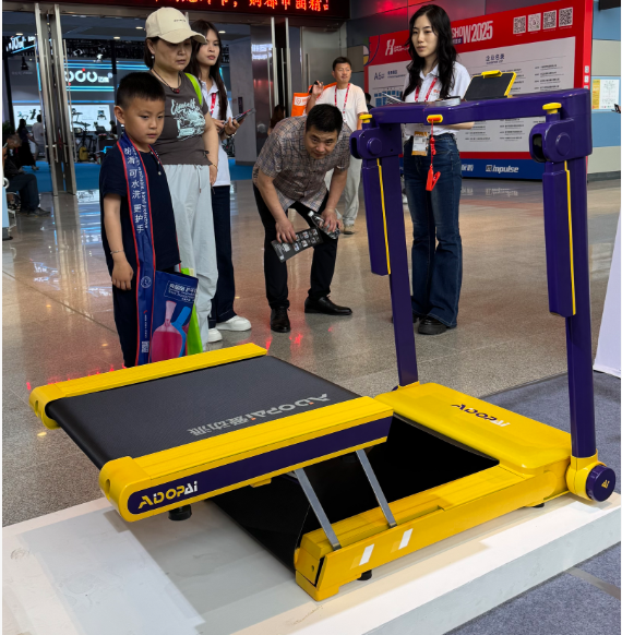 家用跑步机选对了才不闲置！ 爱动派双跑板自动折叠跑步机，让运动从 “凑活” 变 “悦用”(图7)