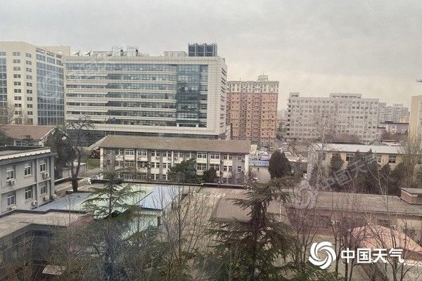 北京今天早晨部分地区有雨或雨夹雪 白天转晴最高温仅11℃ 北京今天早晨部分地区有雨或雨夹雪 白天转晴最高温仅11℃