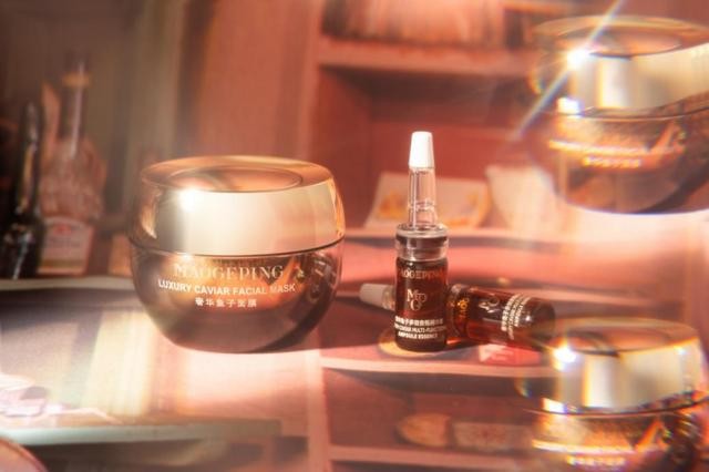 毛戈平美妆（MAOGEPING）献礼双节，以爱之名传递感恩与思念(图4)